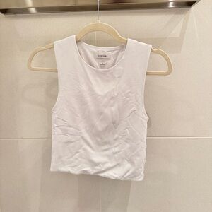 Babaton Contour Crew Neck